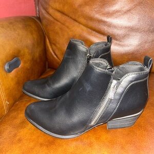 Womens Black Ankle Boots by Esprit size 6